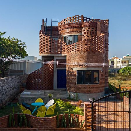 Pool Villa-House Of The Dancing Cactus Пондичерри Экстерьер фото