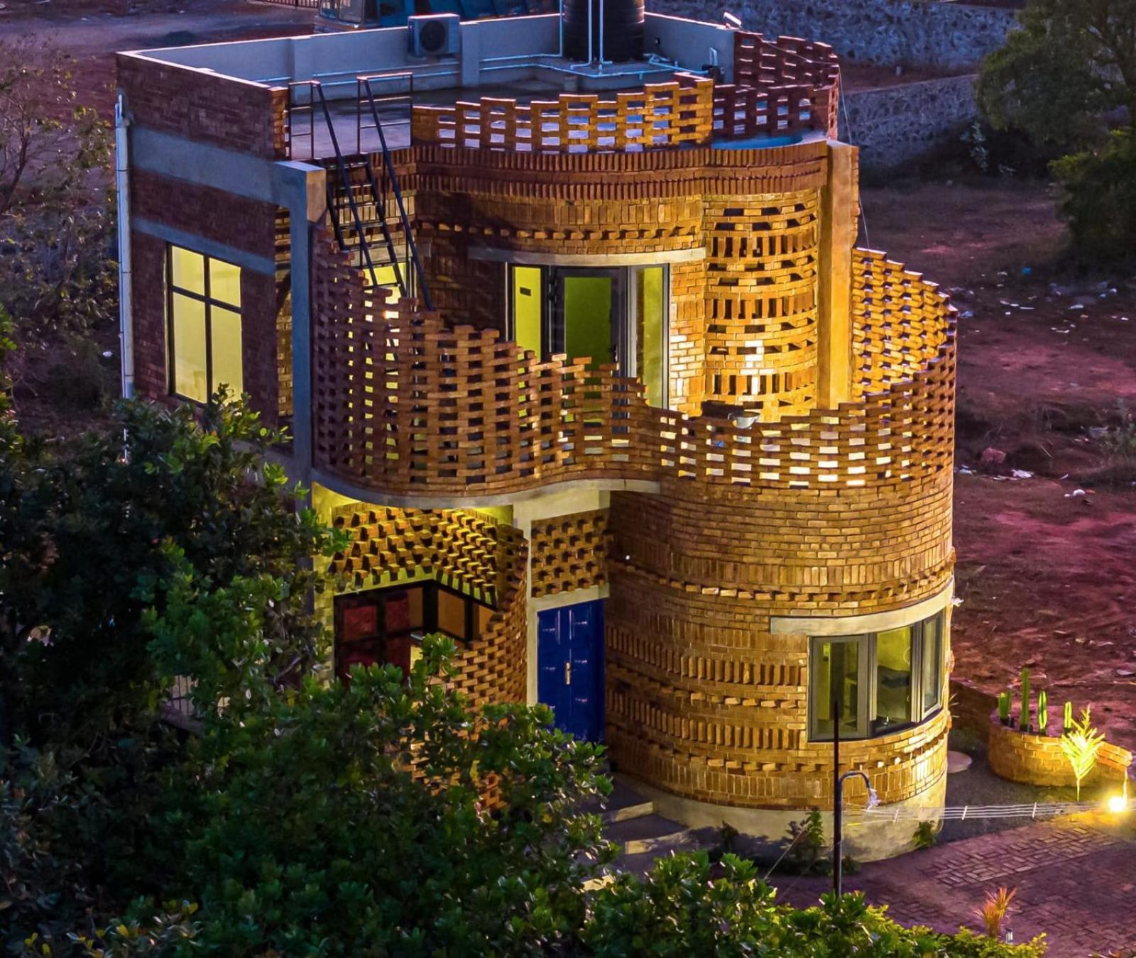 Pool Villa-House Of The Dancing Cactus Пондичерри Экстерьер фото