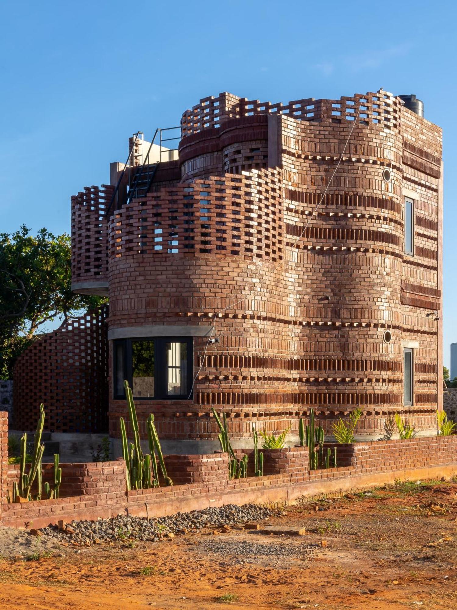 Pool Villa-House Of The Dancing Cactus Пондичерри Экстерьер фото
